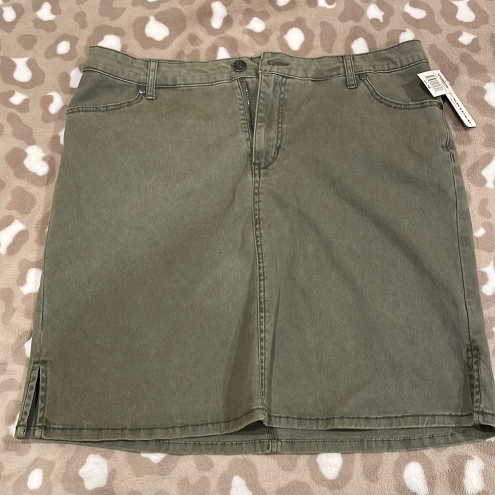 Green skirt